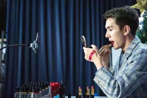 李佳琦和央视强强联手，直播带货又成下一个风口